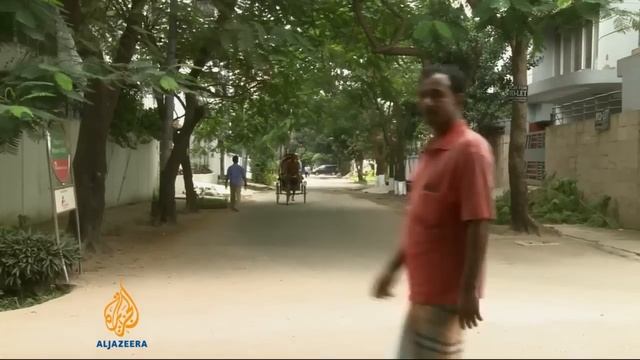 Lungi dress shunned by Bangladesh high street смотреть онлайн
