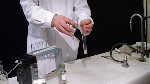 Взаимодействие фенола с раствором щелочи смотреть онлайн