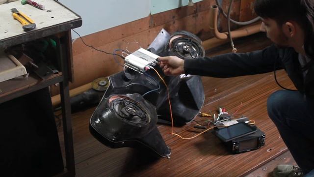 Тест премиум акустики за 2000 долларов на мотоцикле смотреть онлайн