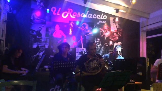 TANGO POUR CLAUDE (Galliano) - I FIORI BLU live at ROSOLACCIO смотреть онлайн