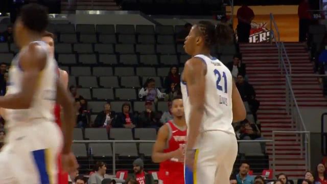 Darius Morris Top Assists of the Month: January 2019 смотреть онлайн
