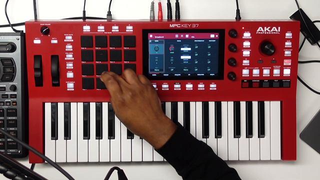 AKAI MPC Key 37 Chopping Samples Using IPhone, Cable Needed & MORE!!!