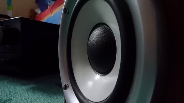 Playin´ With A LG LX-M 340 Speaker. :D