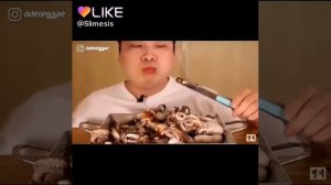 Как ЕДЯТ КОРЕЙЦЫ.