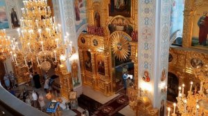 «Милость мира» (Болгарский распев), «Задостойник Успения». Регент Екатерина Артюхова.