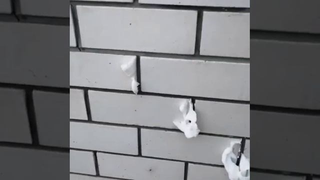 Выход материала через микрощели.