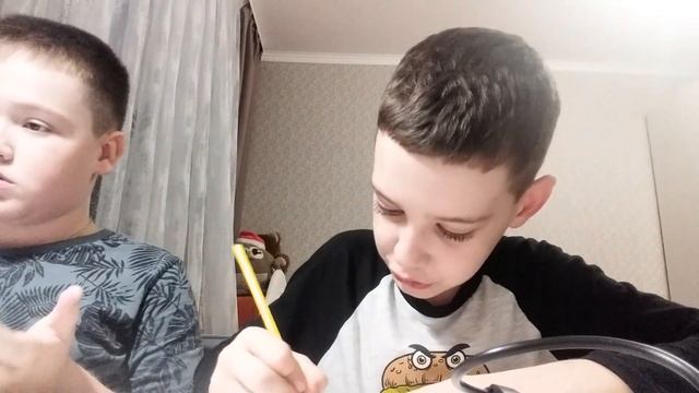 1 мин vs 10 мин рисуем спанч боба смотреть онлайн