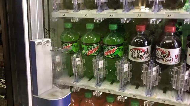 Dixie Narco Bevmax 4 Glass Front Vending Machine @ Days Inn Hotel Orlando Florida (2018) - 2023 смотреть онлайн