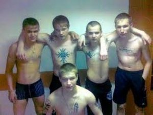 Бунт малолеток на зоне . Тюрьма.