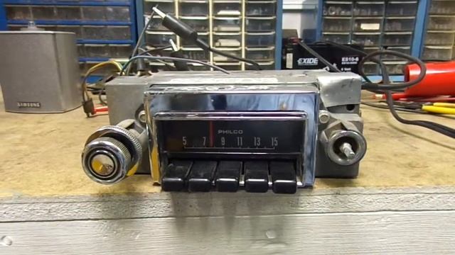 1970-1972 Ford Maverick Comet Pinto AM Push Button Radio смотреть онлайн
