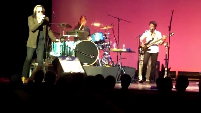 Todd Rundgren — Encores — Hello It's Me - A Dream Goes on Forever смотреть онлайн