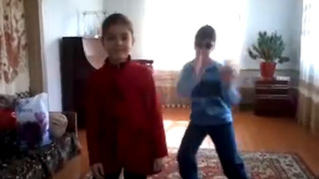 Моя первая песня//8 марта для мамы:) смотреть онлайн