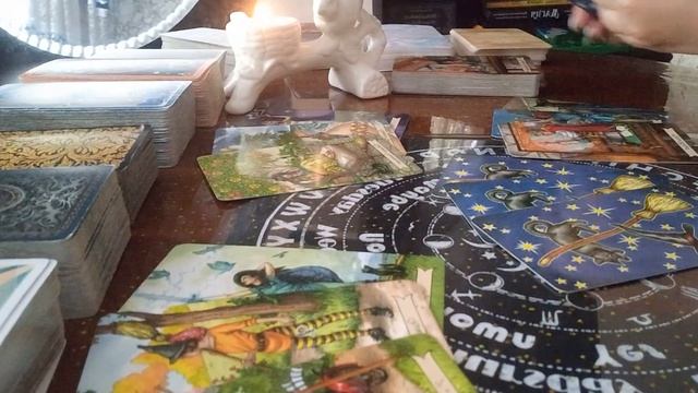 Гремит , стучит , на пороге стоит , дверь открывает , на порог ступает!? смотреть онлайн