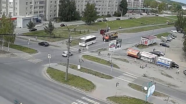 Ползком по проезжей части. Сокол. Советская - Орешкова (22.08.2022 в 14:11) смотреть онлайн