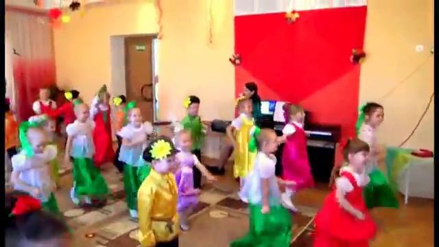 Танец в детском саду _Всё вокруг!_ (общий).mp4 смотреть онлайн