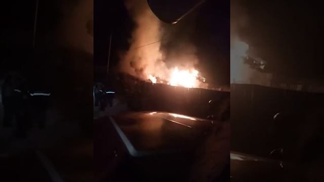 Горит дом в деревне. смотреть онлайн