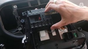 Volkswagen Tiguan замена магнитолы.