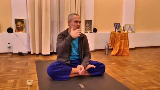Андрей Максименко (Сурья Дас). Сатсанг. Хатха-йога. Чернигов 12.10.2013 смотреть онлайн