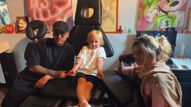 Тетя мотает головой под ленивый каждый день недели смотреть онлайн