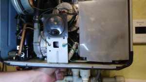 Газовый котел Ринай как поднять давление в котле.