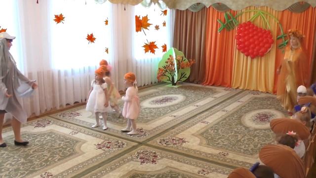 Танець листочків і вітерця на осінньому святі 2013 у молодшій групі Муз кер Максюта Г В смотреть онлайн