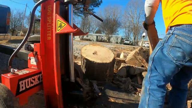 Jase and I splitting and Stacking More Wood смотреть онлайн
