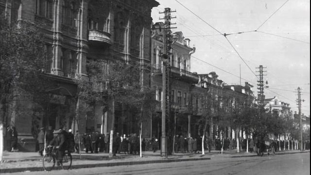 Виктор Лихоносов, «Наш маленький Париж». Читает актриса Молодёжного театра Ульяна Запольских. смотреть онлайн
