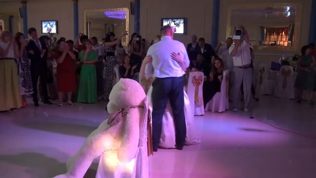 Папа поет для дочери на свадьбе смотреть онлайн