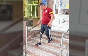 ПРОТЕЗ БЕДРА. В Челябинске ходят с микропроцессорными КМ.