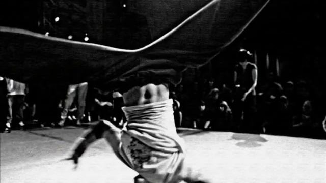 MC Electro Mastermind - Souls Can Fly (Breakdance Slideshow) смотреть онлайн