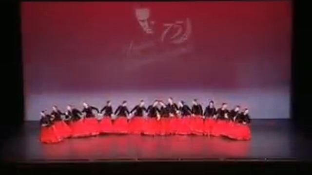 Vanoush Khanamerian Dance School - Kakach (Tulip) Par - Armenian Traditional Dance смотреть онлайн