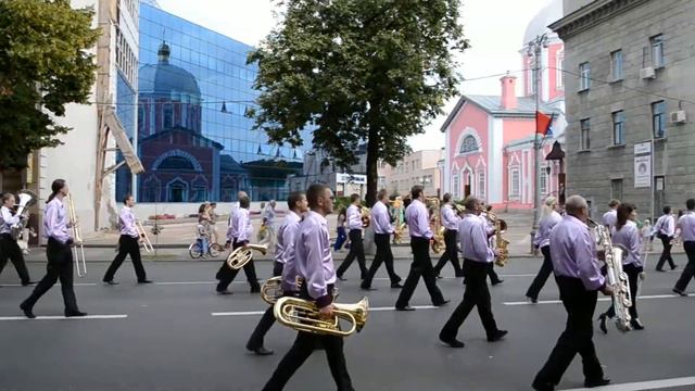 Оркестр г. Белгорода. Парад оркестров на 70-летие Курской битвы. Курск 2013 часть 2 смотреть онлайн