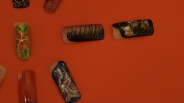 Дизайн на ногтях с помощью лака. смотреть онлайн