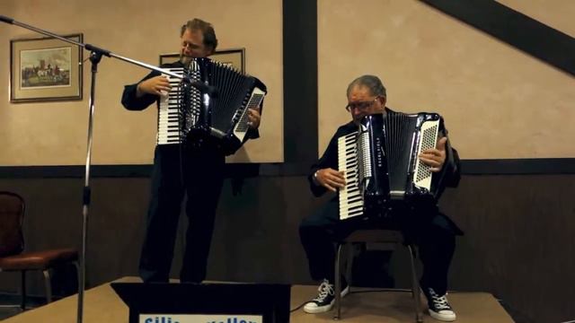 Mike & Steve Trucco - Tick Tock Polka смотреть онлайн