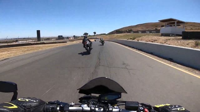 Sonoma Raceway Track Tour on 2018 Yamaha MT-09 смотреть онлайн