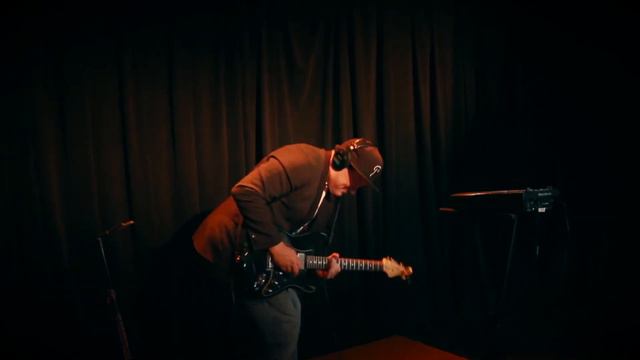 Amazing One Man Band - "Air Flight" World Sol Music Company смотреть онлайн