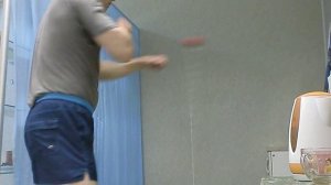 бокс.тренировка с мячиком подвешенном на резинке.