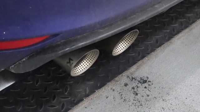 Volkswagen Golf 7 R 400 pk Original vs Akrapovic Milltek DP @ autochippen nl DTMobility смотреть онлайн