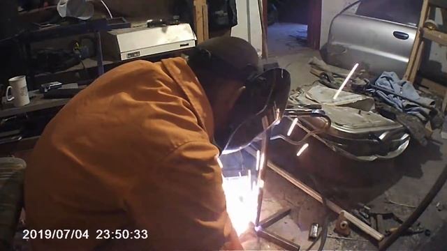 стойка для светильника в гараж своими руками смотреть онлайн