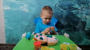 play doh зубной врач. Богдан играет в стоматолога с набором плей до! Богдан вырывает здоровые зубы!