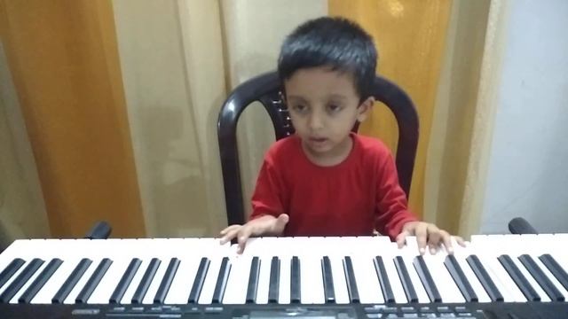 Happy Birthday to You - 3 year old kid playing on Piano / Keyboard смотреть онлайн