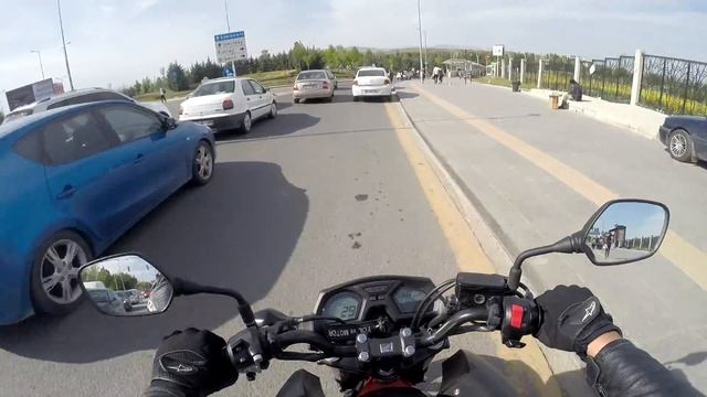 Motosiklet ile Ferrari Yakalamak | Ferrari F430 | Honda CB 650 F | İki Ferrari Tek Motor смотреть онлайн