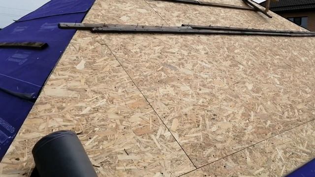 Часть 3. Перед укладкой гибкой черепицы. Монтаж OSB плит и подкладочных ковров. Цены на материалы. смотреть онлайн