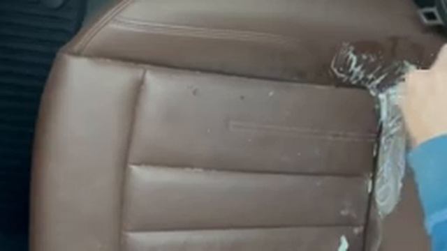 How to remove paint from car leather seats. #cleaninghacks смотреть онлайн