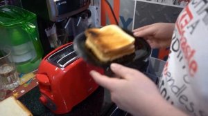 Покупать или нет дешевый китайский тостер? Что умеет.