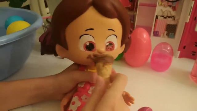 Niloya Oyuncak Küvetinde Yıkanıyor Kinder Joy Yumurta Ozmo Cornet Açıyor Surprise Eggs смотреть онлайн
