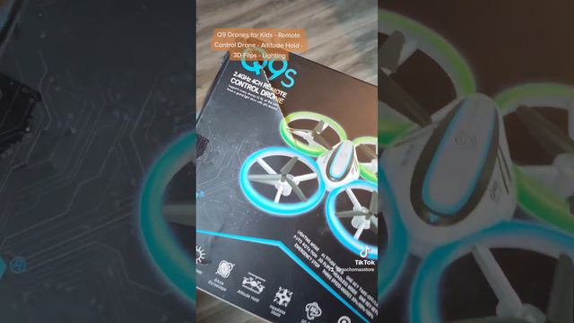 Q9 Drones for Kids - Remote Control Drone - Altitude Hold - 3D Flips - Lighting смотреть онлайн