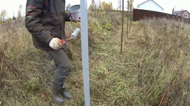 Как сделать забор из сетки рабицы. Делаем своими руками. смотреть онлайн