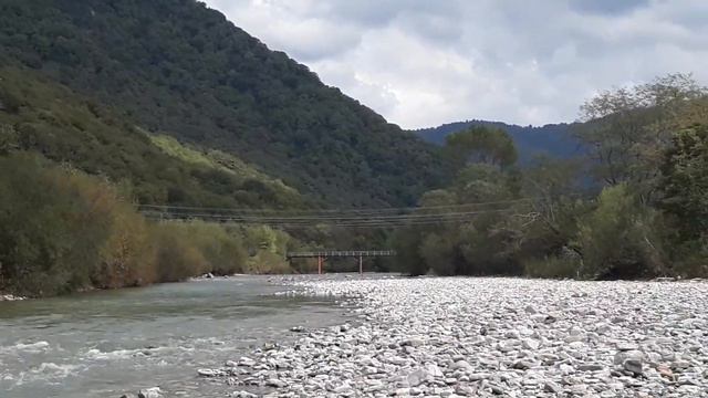 Купаться можно не только в море. Река Туапсе в районе с.Красное. смотреть онлайн