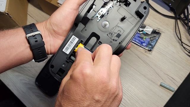 E1000 PRO Portabl Label Maker problem смотреть онлайн